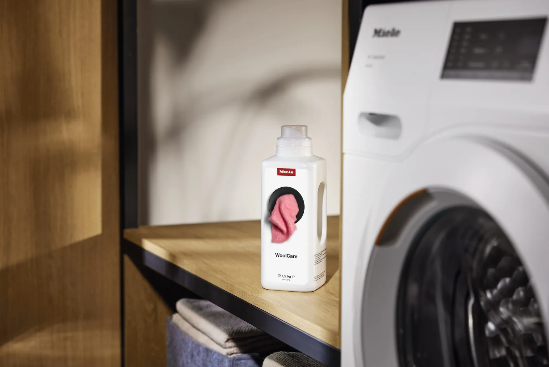 woolcare_feinwaschmittel__4.webp WoolCare Feinwaschmittel 1,5 l